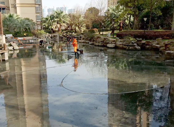 巴彦淖尔景观池淤泥清理